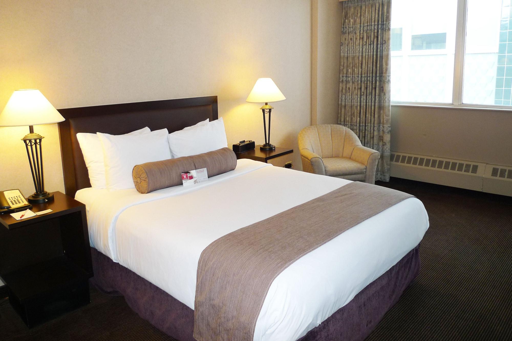 Ramada Plaza By Wyndham Calgary Downtown Hotell Exteriör bild