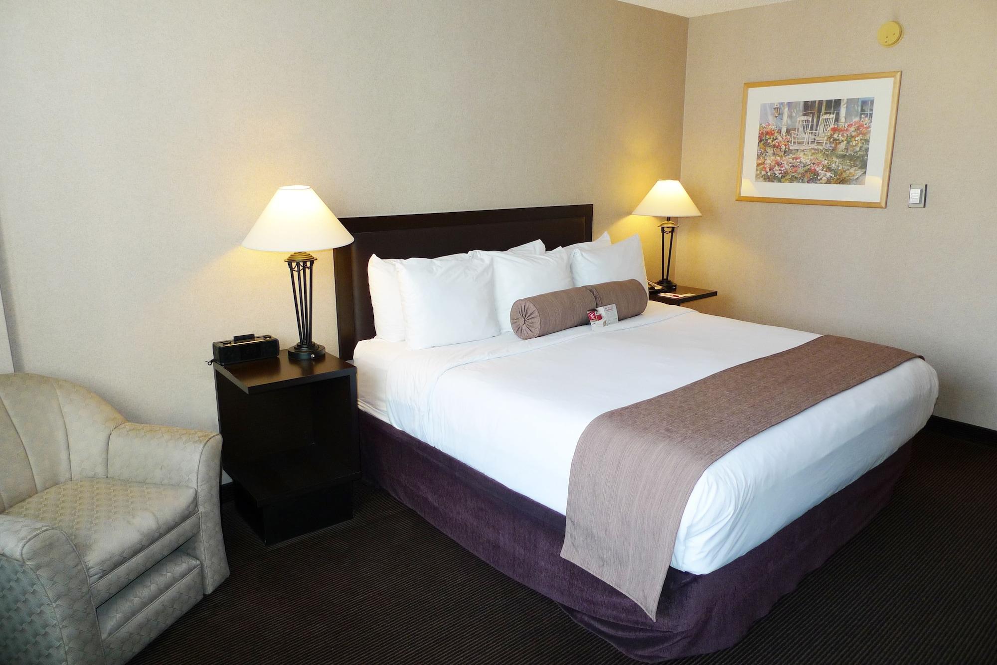 Ramada Plaza By Wyndham Calgary Downtown Hotell Exteriör bild