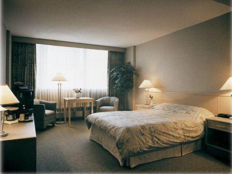 Ramada Plaza By Wyndham Calgary Downtown Hotell Exteriör bild