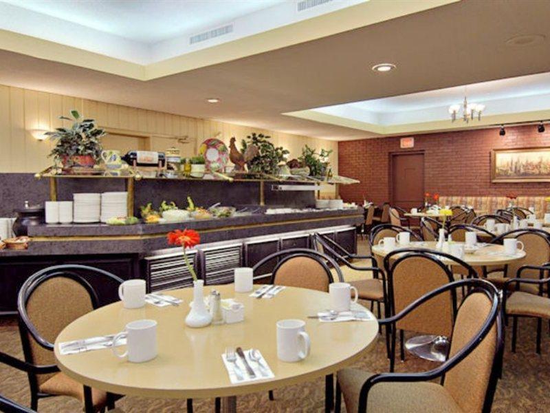 Ramada Plaza By Wyndham Calgary Downtown Hotell Exteriör bild